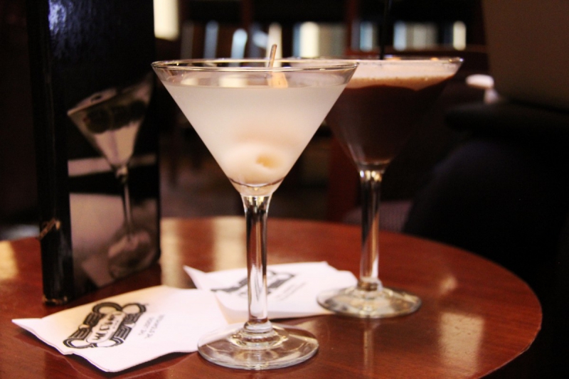 boite-nuit--min_martini_bar_lychee_chocolate_alcohol_liquor_happy_hour_happy-910161